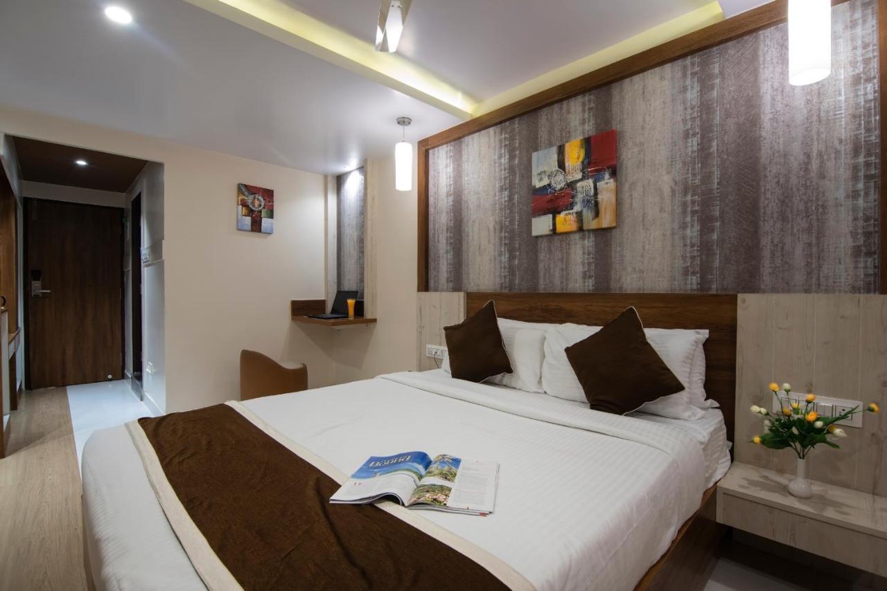 Hotel Monarch International バンガロール エクステリア 写真
