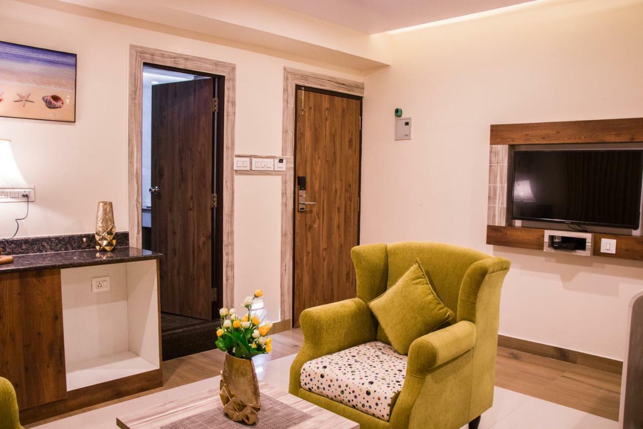 Hotel Monarch International バンガロール エクステリア 写真